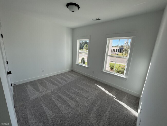 Building Photo - 4 br, 3 bath House - 3915 Sydney Drive