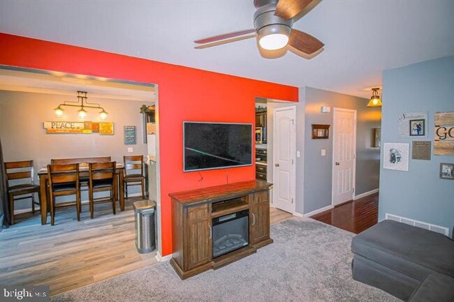 Foto del edificio - 6402 Creekbend Dr