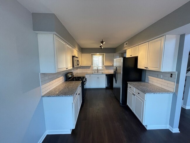 Building Photo - 930 Noel Ct