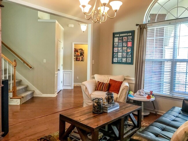 Building Photo - Available now! Evans Home in Greenbrier School District!