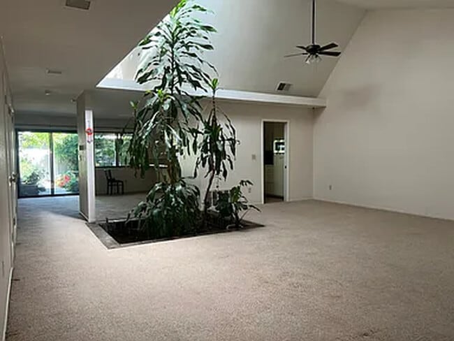Foto del edificio - 1417 Lake Blvd