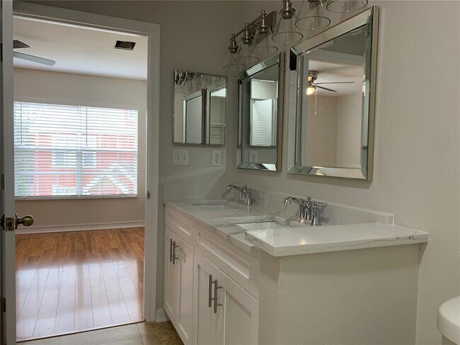 Foto del edificio - 10416 White Lake Ct