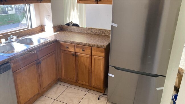 Building Photo - 17021 N Bay Rd