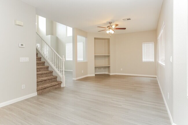 Foto del edificio - 10405 Turning Leaf Ave