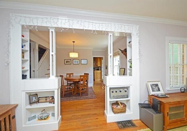 Foto del edificio - 412 Hilldale Dr