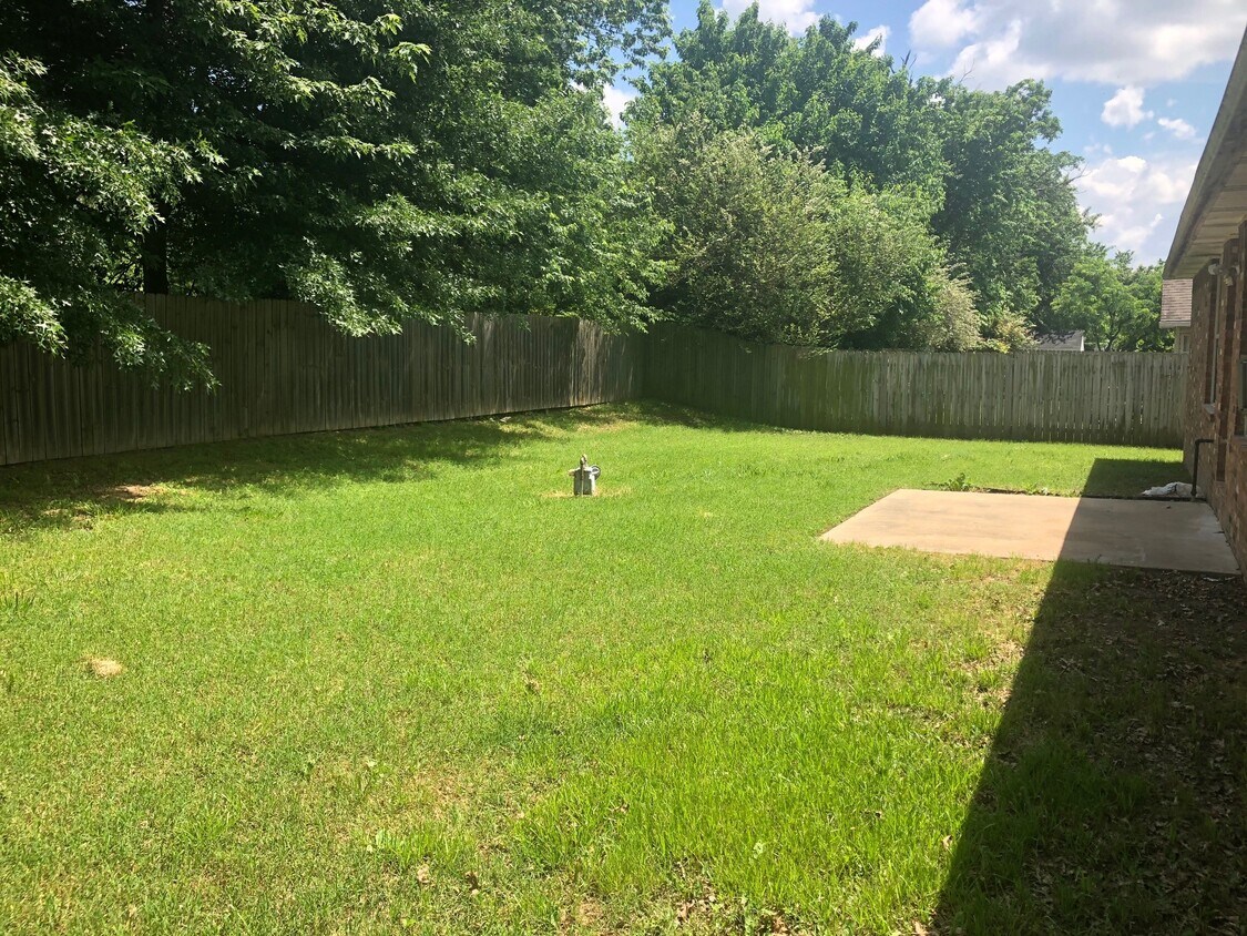 2007 SE S St, Bentonville, AR 72712 House for Rent in Bentonville, AR