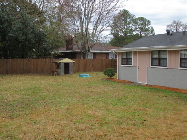 Foto del edificio - AVAILABLE END OF MAY!