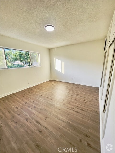 Building Photo - 525 E Olive Ave