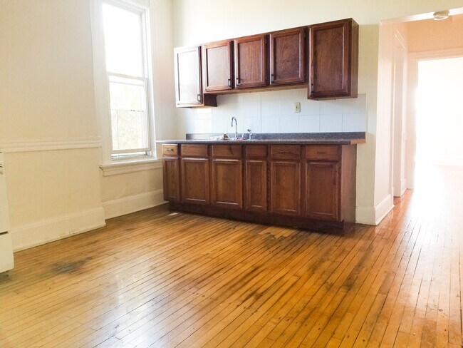 Building Photo - 3462 W North Ave