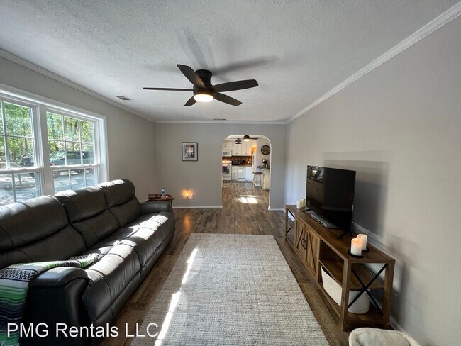 Building Photo - 2 br, 2 bath House - 10 Lake Ohoopee Dr.