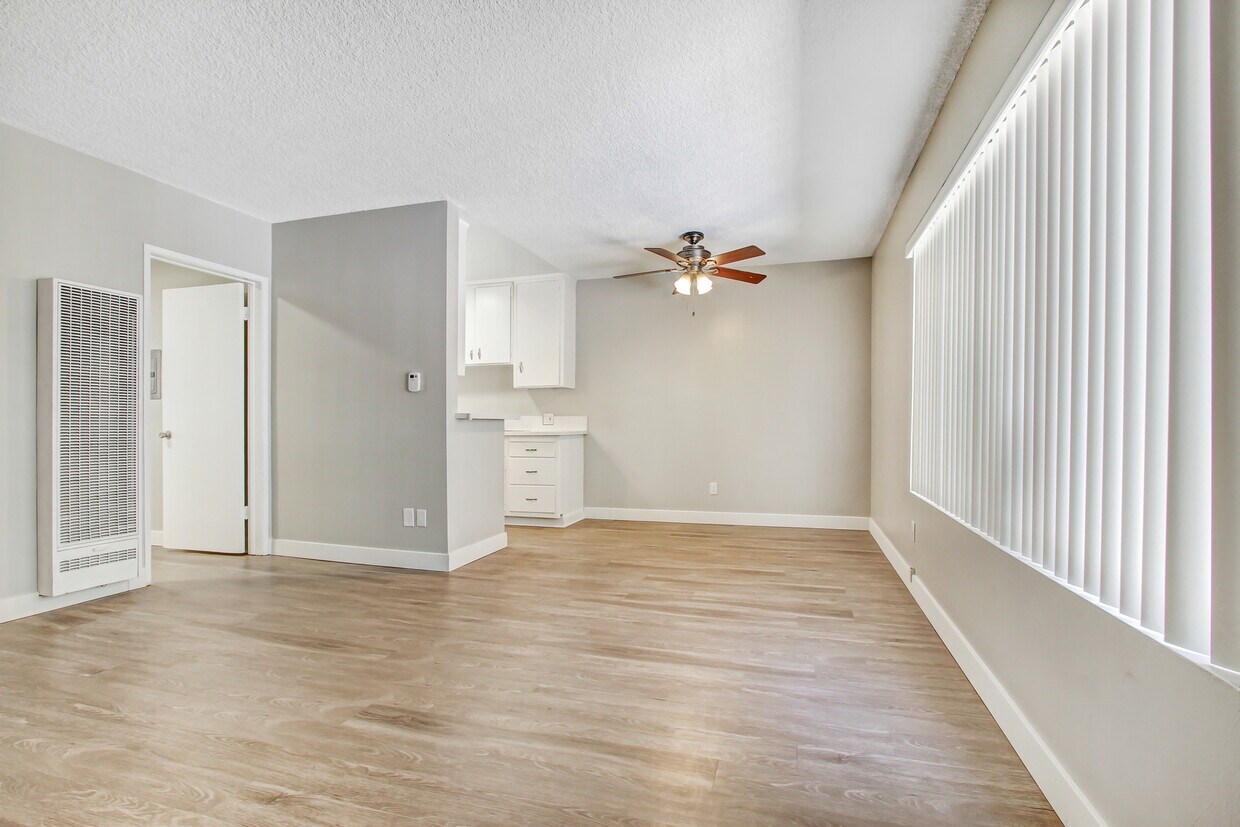 The McLaughlin Avenue Apartments Apartments in Los Angeles, CA