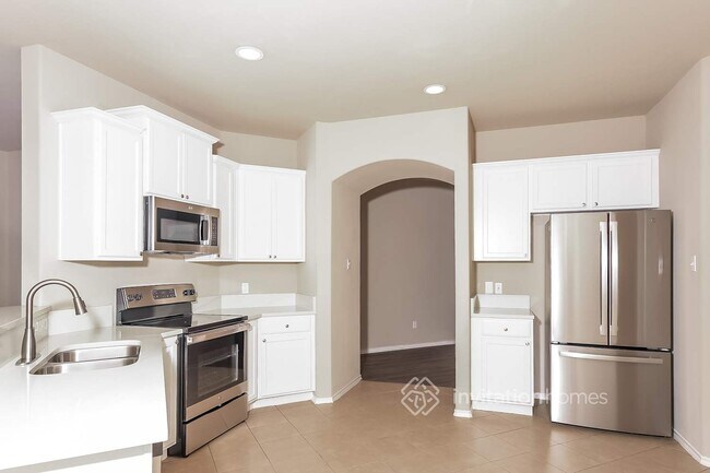 Building Photo - 821 Bens Dr