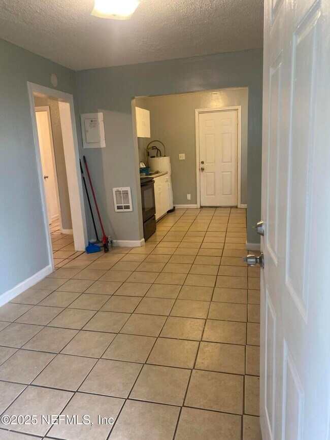 Foto del edificio - 5754 Moncrief Rd