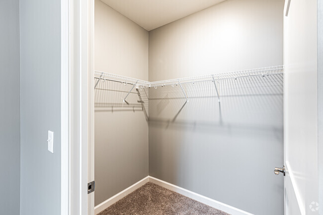 2BR, 1BA - 825SF Closet - Halls of Brookfield - 55+ Years