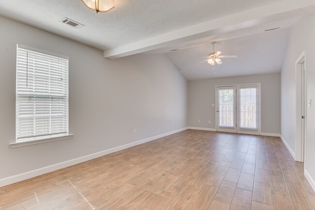 Building Photo - 1609 Bradley Way