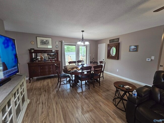 Building Photo - 112 Jacque-Jim Dr