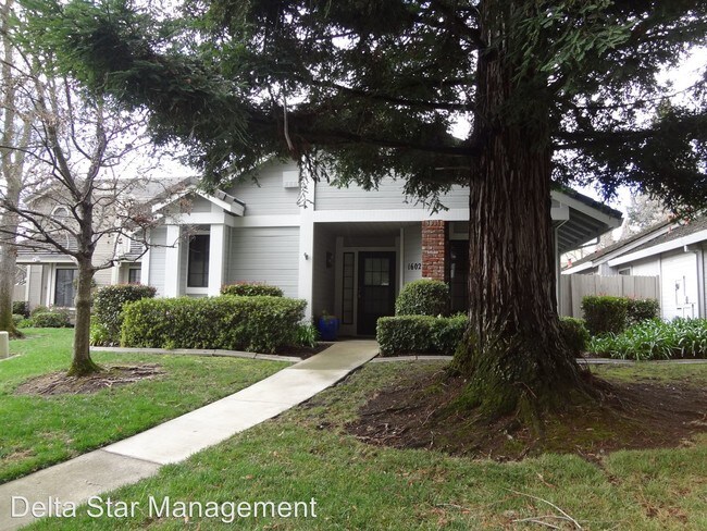 Building Photo - 1602 Ashford Dr
