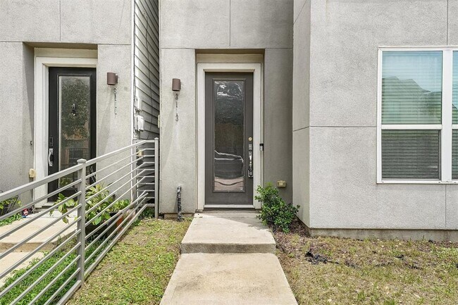 Foto del edificio - 3113 Gillespie St