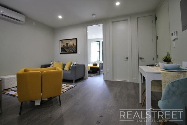 Building Photo - Stunning 1 Bed Near Prospect Park