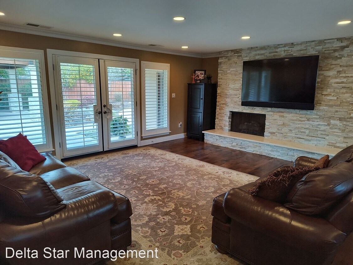 Primary Photo - 5 br, 3 bath House - 112 TRYON COURT