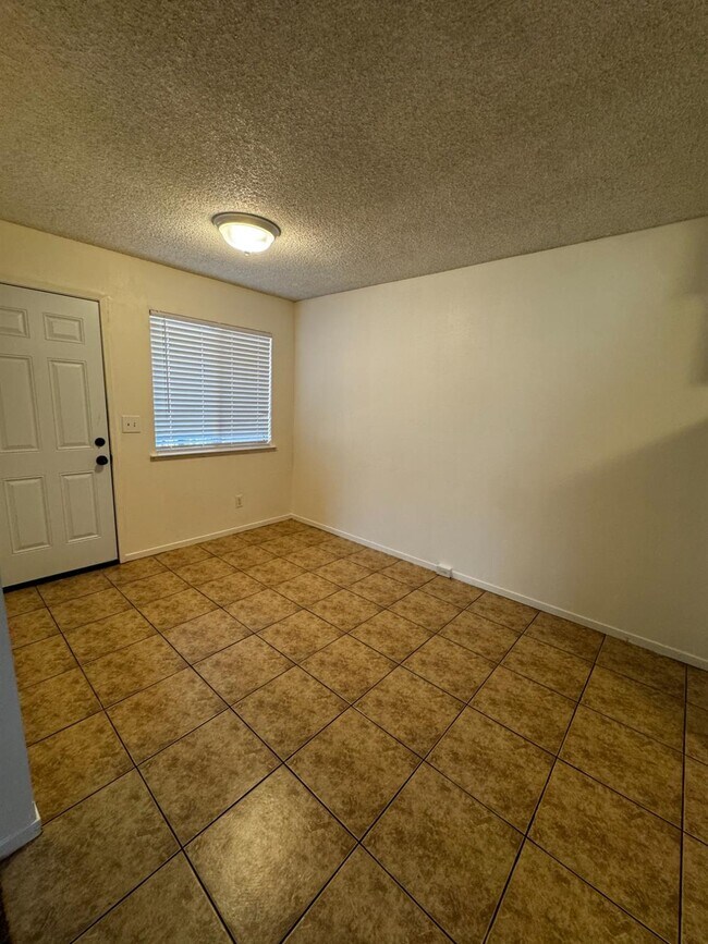 Foto del edificio - 4313 N Emerson Ave