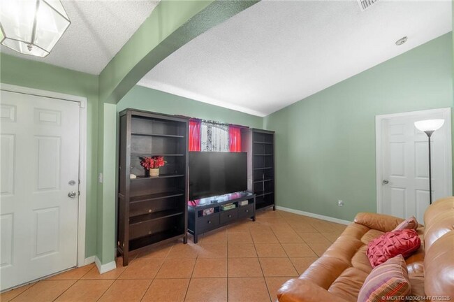 Foto del edificio - 556 SW Buswell Ave