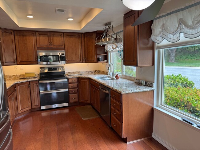 Foto del edificio - Beautifully updated La Jolla model in Leis...