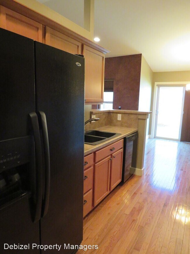 Building Photo - 5 br, 3 bath House - 1446 Chesapeake Lane ...