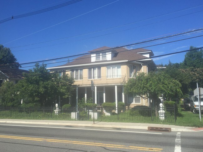 Building Photo - 619 Ringwood Ave