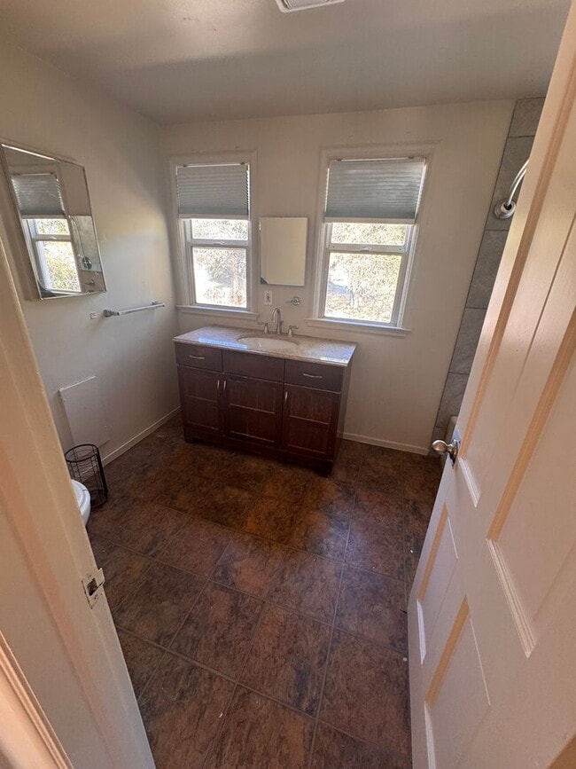Building Photo - Spacious 5 Bed 2 Bath House near Cal Poly