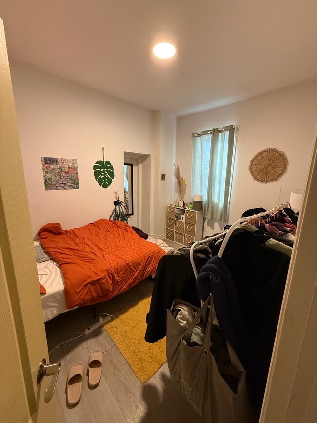 Building Photo - 1267 King St W