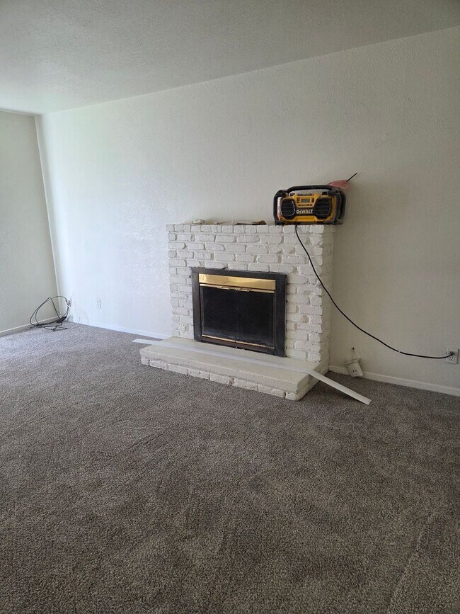 Foto del edificio - 3 Bedroom 2 Bath Home with Cooler