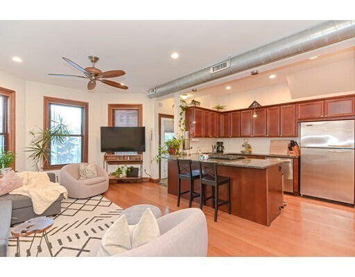 Building Photo - 176 Hillside St