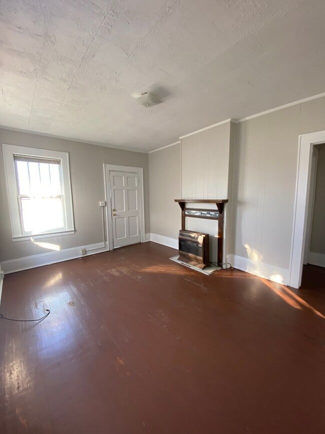 Building Photo - 927 Highland Ave