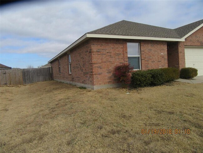 Building Photo - 304 Olivia Ln