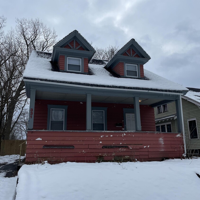 Foto principal - 331 W Ostrander Ave