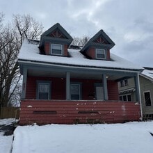 Building Photo - 331 W Ostrander Ave