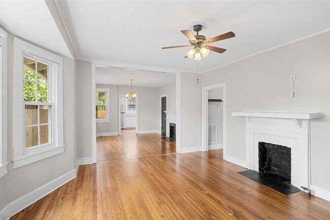 Foto del edificio - 43 1/2 Ash St NE