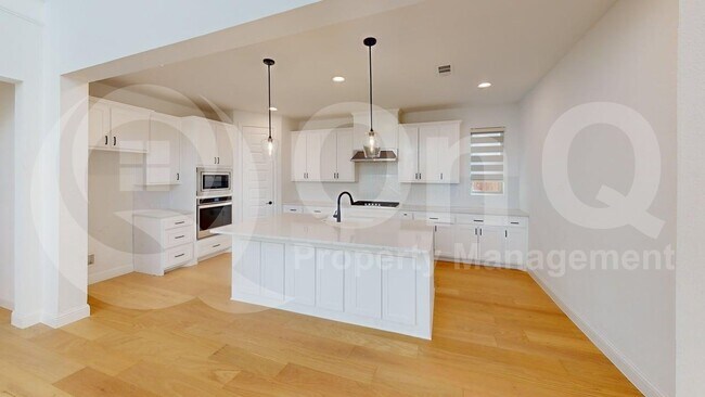 Building Photo - 1728 Tallwich Dr