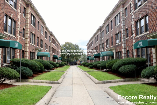 Building Photo - 349 Pleasant St