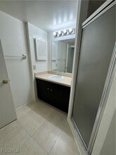 Building Photo - 5321 Summerlin Rd