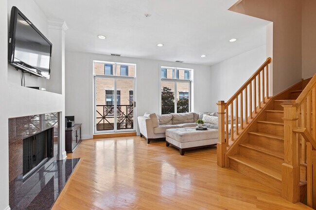 Foto del edificio - 1350 W Byron St