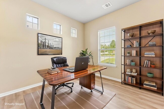 Building Photo - 640 Loma Cedro Bend