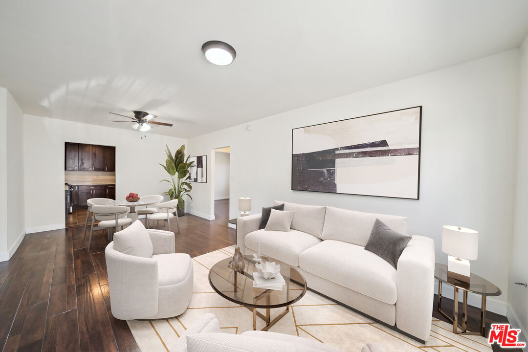 Foto principal - 5390 Romaine St