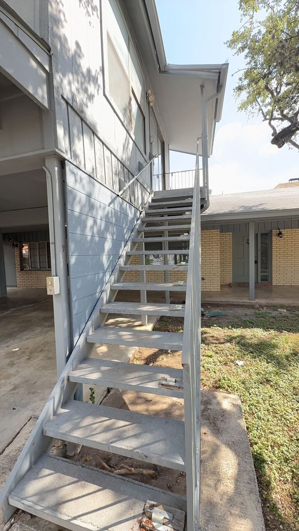 Building Photo - 3815 Ridgeline Dr