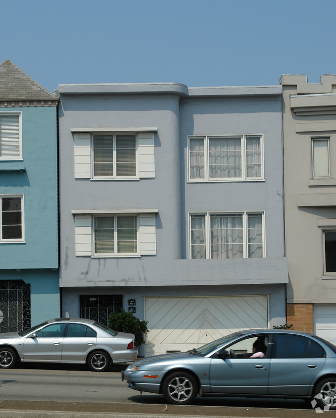 Foto principal - 2040 Columbia St