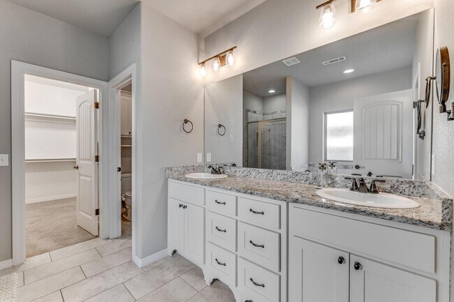 Building Photo - Beautiful 4 bedroom | Bentonville