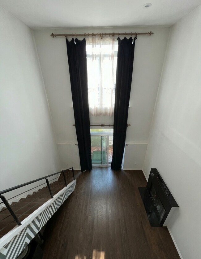 Foto del edificio - 1617 N Campbell Ave