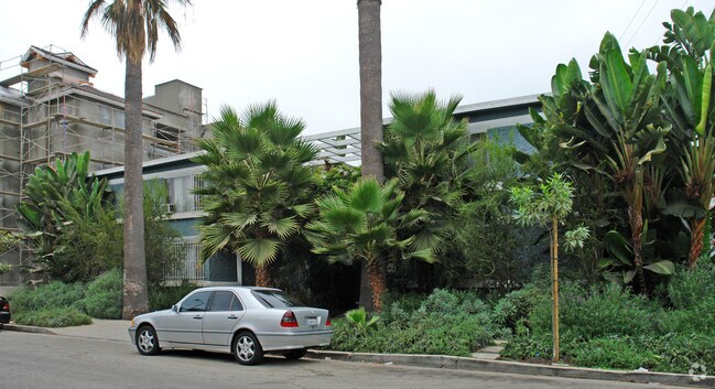 Foto del edificio - 3321 S Canfield Ave