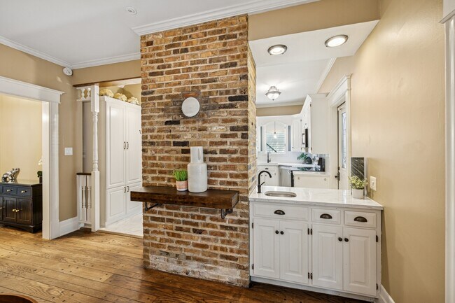 Foto del edificio - 138 Clinton Ave